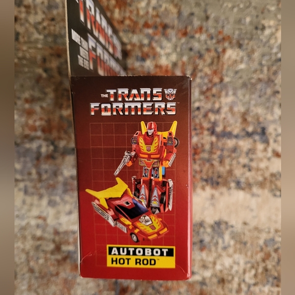 NEW IN BOX TRANSFORMERS AUTOBOT HOT ROD ACTION FIGURE REISSUE 2017 WALLMART NIB - Picture 8 of 10